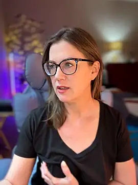 Snapshot of MaiseKnox chatting on May 2026 03:40:02 PM MaiseKnox online show from May 2026 03:40:02 PM