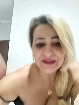 Snapshot of vivifernades chatting on February 2025 05:57:01 PM vivifernades online show from February 2025 05:57:01 PM