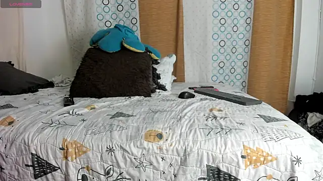 Snapshot of BlowMommy_ chatting on February 2025 09:14:02 AM BlowMommy online show from February 2025 09:14:02 AM