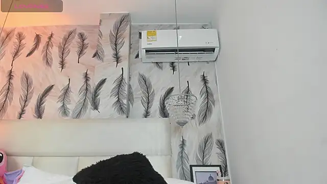 Snapshot of Vivi_prinncess chatting on September 2025 10:12:02 PM Vivi prinncess online show from September 2025 10:12:02 PM