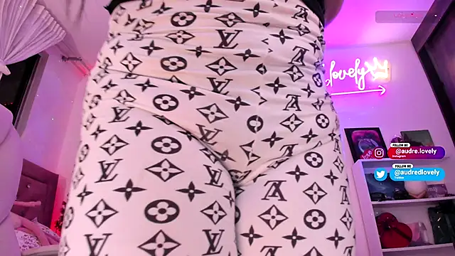 AudredLovely online show from November 2025 02:45:02 AM