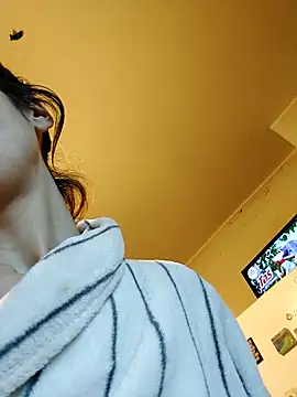 Snapshot of JoLeNe27 chatting on October 2025 05:37:02 AM JoLeNe27 online show from October 2025 05:37:02 AM