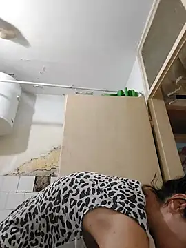 Snapshot of JoLeNe27 chatting on October 2025 05:53:02 AM JoLeNe27 online show from October 2025 05:53:02 AM