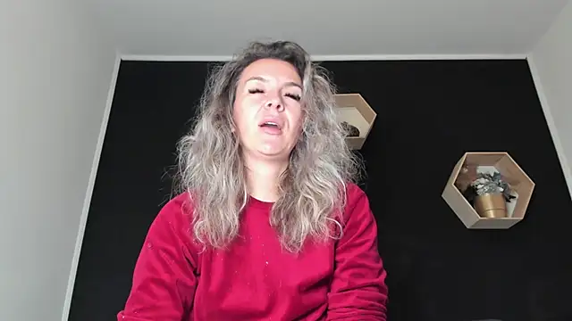 Snapshot of Alesys69 chatting on October 2025 09:21:01 PM Alesys69 online show from October 2025 09:21:01 PM