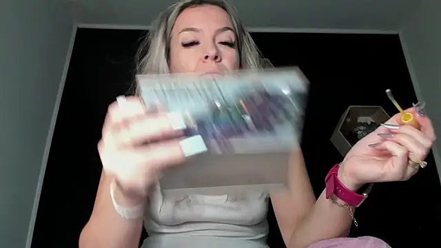 Snapshot of Alesys69 chatting on December 2025 10:18:02 PM Alesys69 online show from December 2025 10:18:02 PM