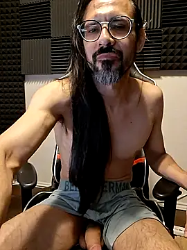 Youreherewithme online show from April 2026 11:05:02 PM