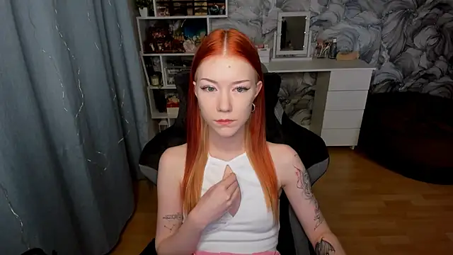 Snapshot of litl_Mia chatting on September 2025 02:17:01 PM litl Mia online show from September 2025 02:17:01 PM