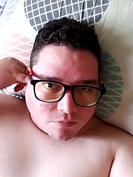 Snapshot of maikky_28 chatting on November 2025 09:48:01 PM maikky 28 online show from November 2025 09:48:01 PM