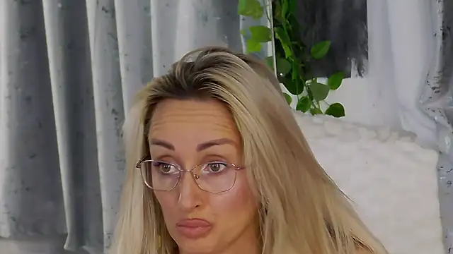 IsabelleEthan online show from November 2025 01:16:02 AM