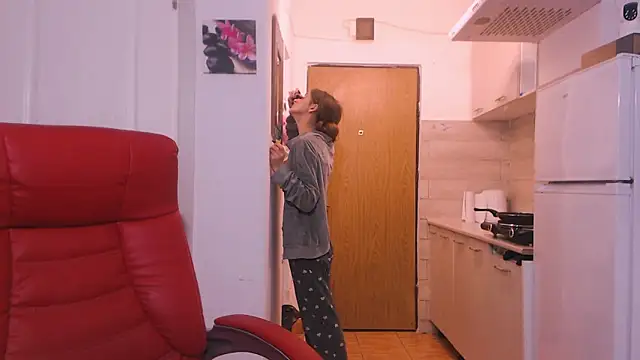 simyhvn online show from December 2025 05:35:02 AM