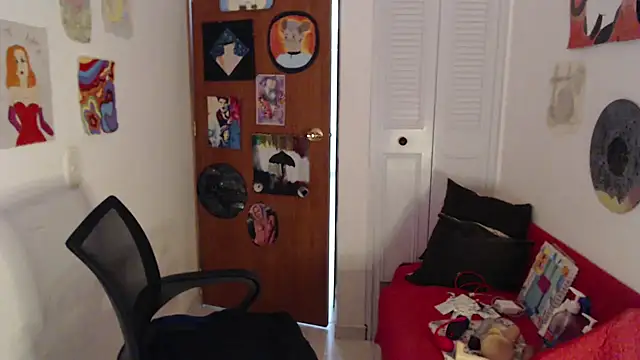 soynanabela28 online show from November 2025 11:29:01 PM