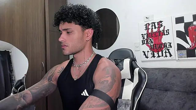 Snapshot of Alessandro_Vanni chatting on February 2026 03:58:02 AM Alessandro Vanni online show from February 2026 03:58:02 AM