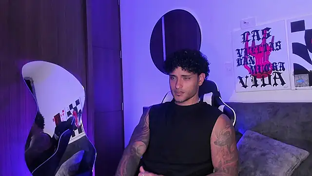 Snapshot of Alessandro_Vanni chatting on March 2026 02:36:02 AM Alessandro Vanni online show from March 2026 02:36:02 AM