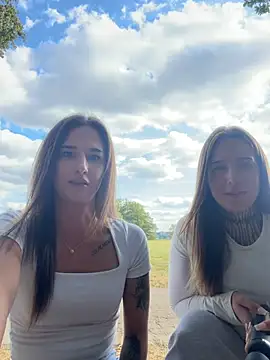 joanaelaa online show from July 2026 04:16:01 PM