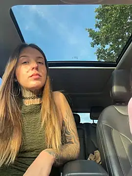 joanaelaa online show from July 2026 05:55:01 PM