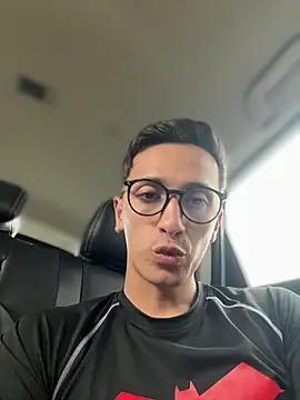 Thiago jones online show from November 2025 08:30:01 PM