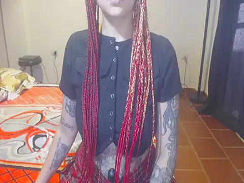 Snapshot of Tattoodreams_lucy chatting on January 2025 09:57:01 PM Tattoodreams lucy online show from January 2025 09:57:01 PM