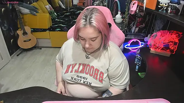 Softie Sofy online show from September 2025 01:38:01 AM