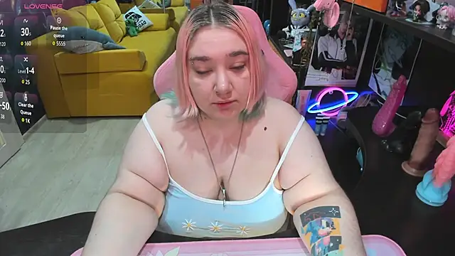 Softie Sofy online show from June 2026 04:14:02 AM