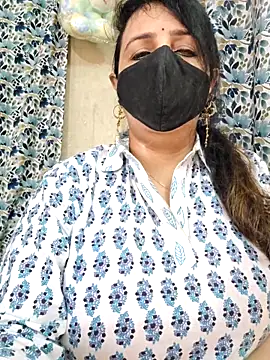 Snapshot of cute-tanvi chatting on October 2025 01:17:02 AM cute-tanvi online show from October 2025 01:17:02 AM