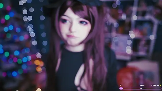 Snapshot of MadnessAlison chatting on December 2025 03:21:01 PM MadnessAlison online show from December 2025 03:21:01 PM