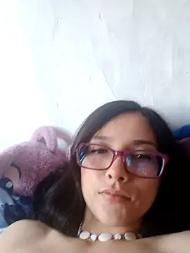 Snapshot of Perladulce chatting on March 2026 01:43:02 PM Perladulce online show from March 2026 01:43:02 PM