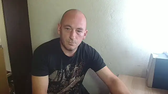 Johan   Barker online show from November 2025 12:39:02 PM