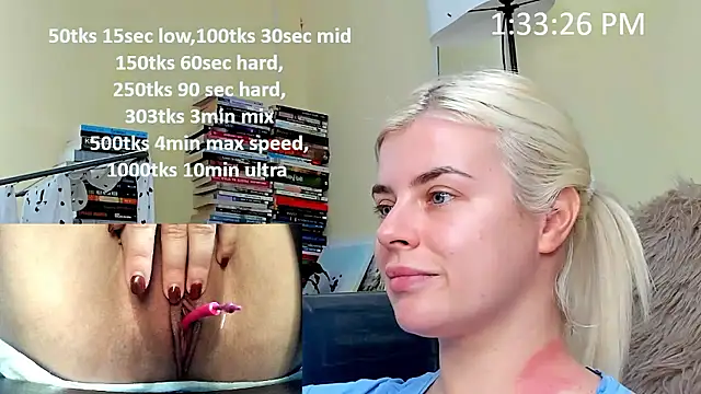 Snapshot of queenofthenighttt chatting on January 2026 12:32:02 PM queenofthenighttt online show from January 2026 12:32:02 PM