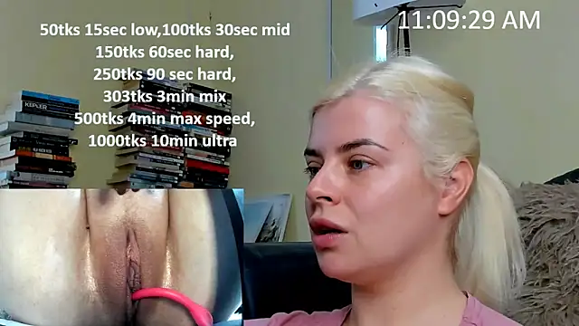 Snapshot of queenofthenighttt chatting on February 2026 10:10:01 AM queenofthenighttt online show from February 2026 10:10:01 AM