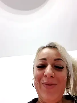 Snapshot of Ruxy42ETT chatting on January 2025 08:22:01 AM Ruxy42ETT online show from January 2025 08:22:01 AM