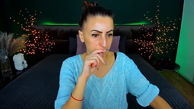 Snapshot of Rebecca_Diamond chatting on November 2025 06:41:02 AM Rebecca Diamond online show from November 2025 06:41:02 AM