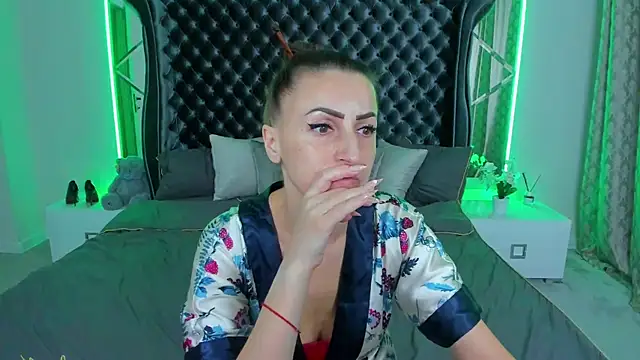 Snapshot of Rebecca_Diamond chatting on November 2025 06:02:02 AM Rebecca Diamond online show from November 2025 06:02:02 AM