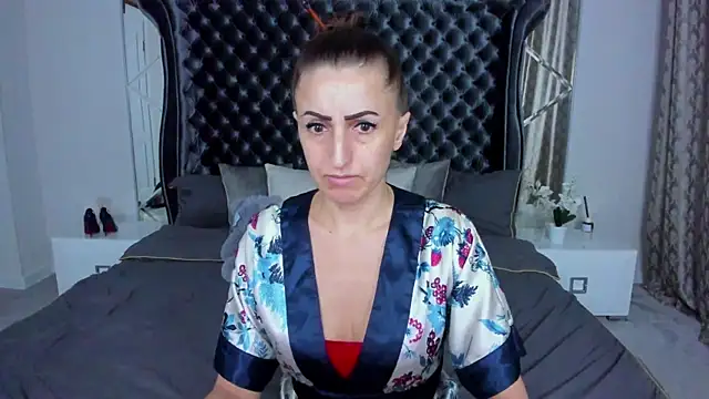 Snapshot of Rebecca_Diamond chatting on November 2025 06:06:02 AM Rebecca Diamond online show from November 2025 06:06:02 AM