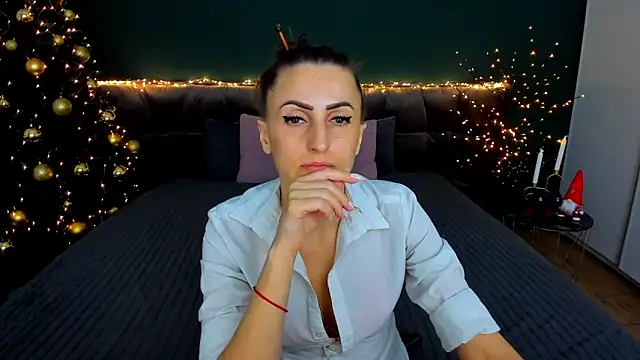 Snapshot of Rebecca_Diamond chatting on December 2025 07:13:02 AM Rebecca Diamond online show from December 2025 07:13:02 AM