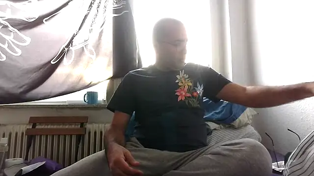 Snapshot of Azad64 chatting on November 2025 02:17:01 PM Azad64 online show from November 2025 02:17:01 PM