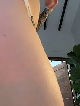 curchez  online show from February 2026 07:00:02 PM