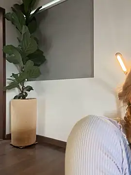 curchez  online show from April 2026 08:47:01 PM