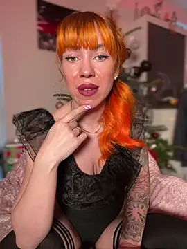 Snapshot of Pia_July_ chatting on December 2024 12:12:02 PM Pia July online show from December 2024 12:12:02 PM