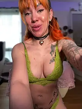 Snapshot of Pia_July_ chatting on January 2025 11:54:02 AM Pia July online show from January 2025 11:54:02 AM