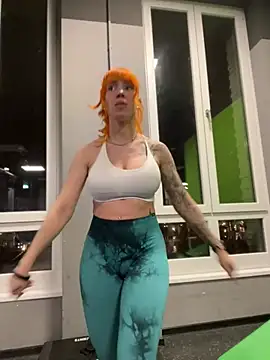 Snapshot of Pia_July_ chatting on January 2025 09:30:02 PM Pia July online show from January 2025 09:30:02 PM