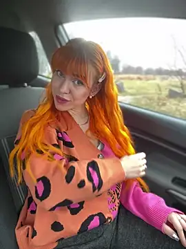 Snapshot of Pia_July_ chatting on January 2025 12:30:01 PM Pia July online show from January 2025 12:30:01 PM