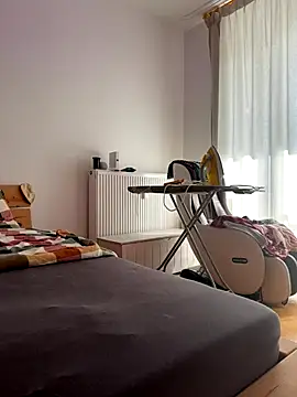 Snapshot of Pia_July_ chatting on September 2025 12:28:02 PM Pia July online show from September 2025 12:28:02 PM