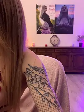 Snapshot of Cute-Alice chatting on December 2025 08:05:01 PM Cute-Alice online show from December 2025 08:05:01 PM