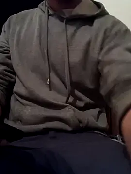 Snapshot of Rolandxxxr chatting on January 2025 03:33:02 PM Rolandxxxr online show from January 2025 03:33:02 PM