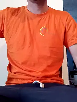 Snapshot of Rolandxxxr chatting on January 2025 01:15:01 PM Rolandxxxr online show from January 2025 01:15:01 PM