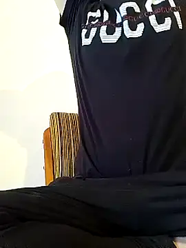 Snapshot of Rolandxxxr chatting on February 2025 02:57:01 PM Rolandxxxr online show from February 2025 02:57:01 PM