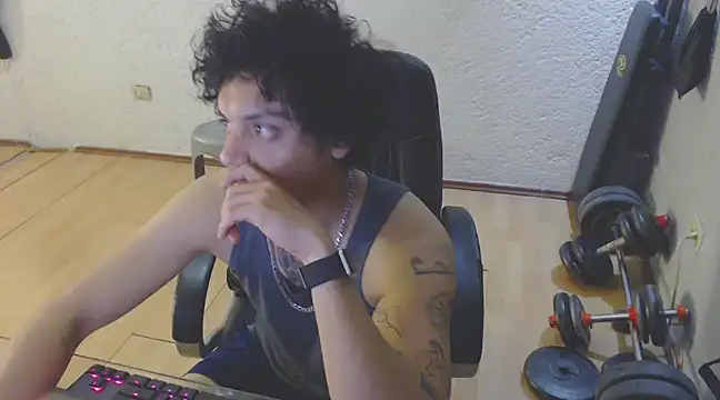 Snapshot of GruesoMexico chatting on March 2025 04:47:01 AM GruesoMexico online show from March 2025 04:47:01 AM