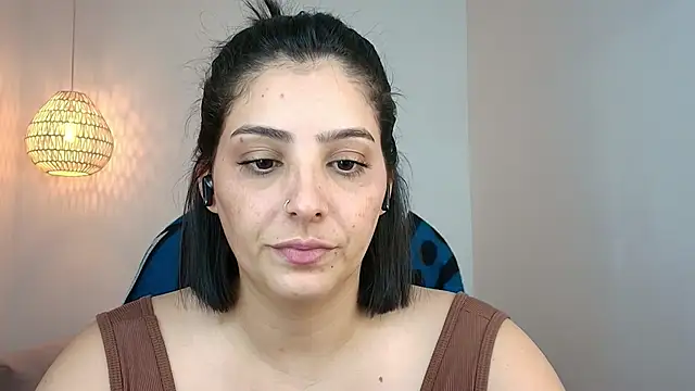 Snapshot of YummyAnna_ chatting on April 2026 08:37:02 PM YummyAnna online show from April 2026 08:37:02 PM