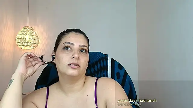 Snapshot of YummyAnna_ chatting on May 2026 08:14:01 PM YummyAnna online show from May 2026 08:14:01 PM