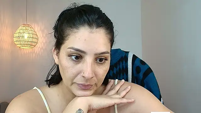 Snapshot of YummyAnna_ chatting on May 2026 08:06:01 PM YummyAnna online show from May 2026 08:06:01 PM